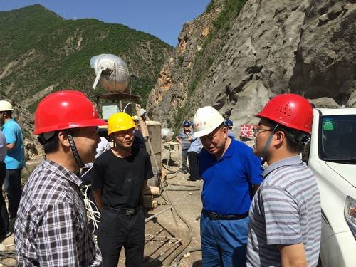 董蜀良一行到九龍峽水電站工程檢查指導工作并會見明珠集團領導 