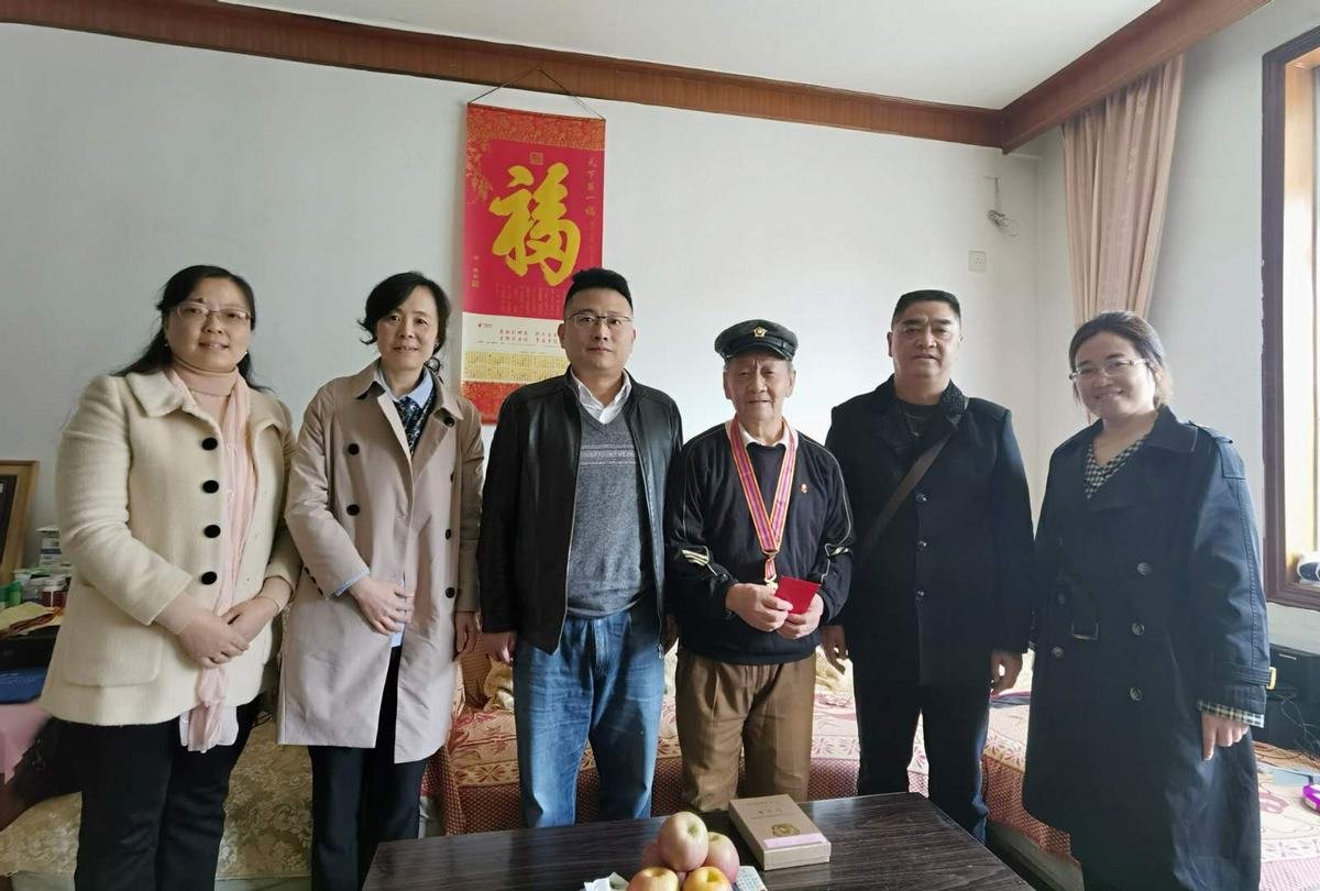 唐驚濤一行走訪慰問抗美援朝志愿軍老戰(zhàn)士