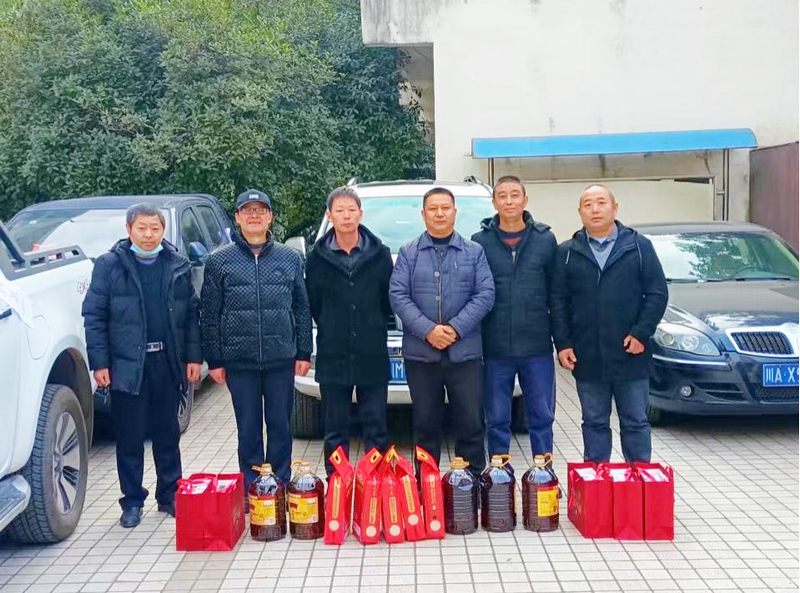 一分公司開展2023年春節(jié)期間走訪慰問退役軍人活動