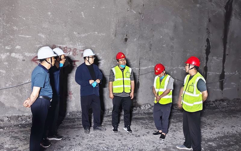 羅雪赴向家壩灌區(qū)北總干渠一期二步工程第 Ⅳ標(biāo)段項(xiàng)目開展節(jié)前安全檢查